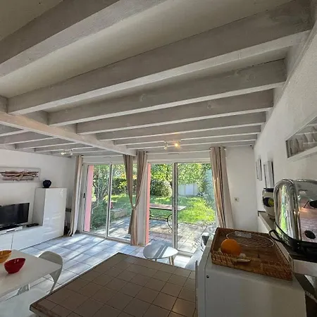 Maison Mitoyenne En Duplex Avec Jardin Proche *