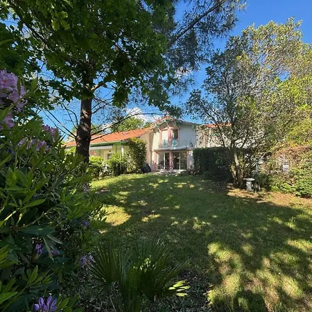 Maison Mitoyenne En Duplex Avec Jardin Proche Biscarrosse